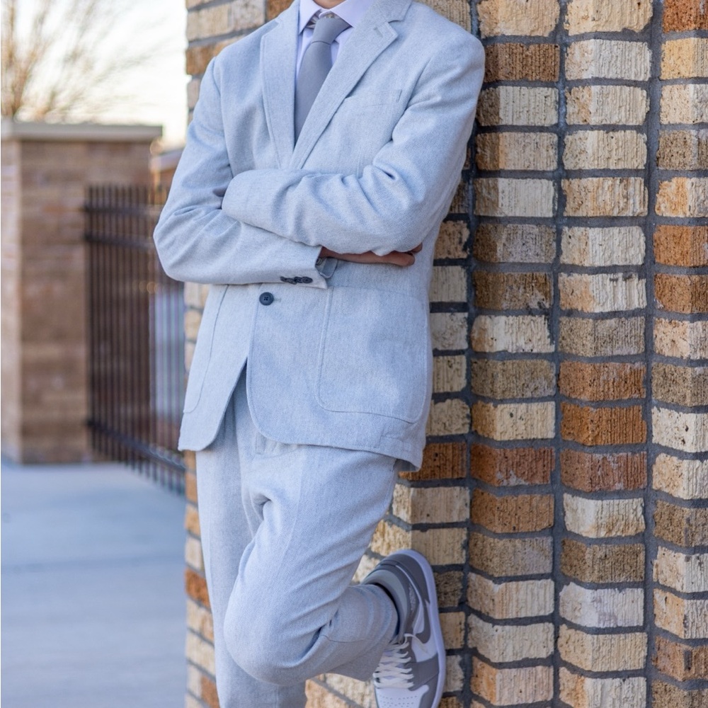 Men's Light Gray Suit